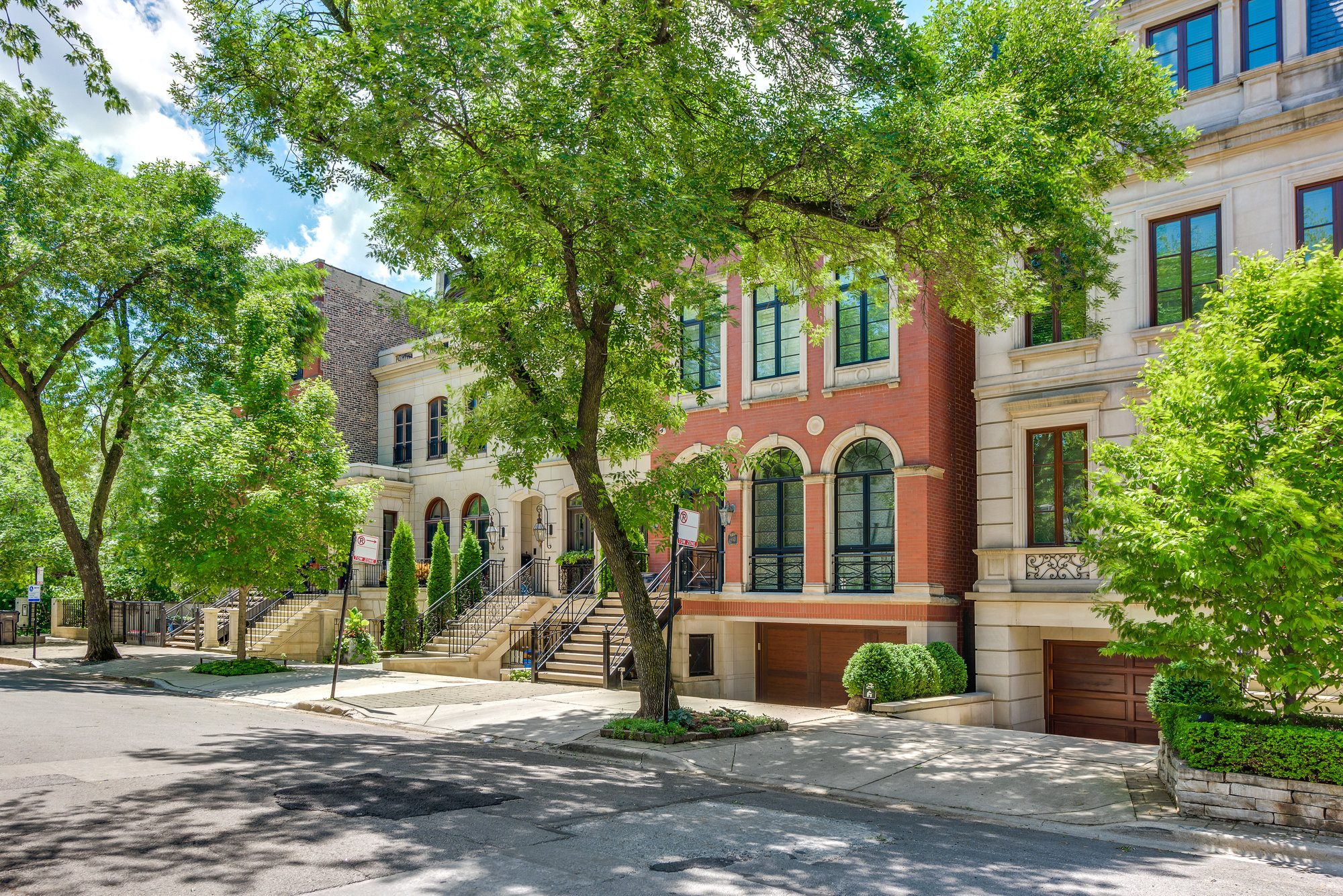 Lincoln Park Houses (Chicago) for sale on Burling, Howe, and Orchard